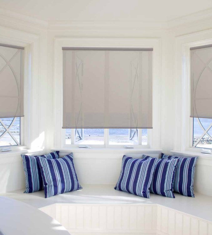 Cordless Solar Shade in 5% Silver