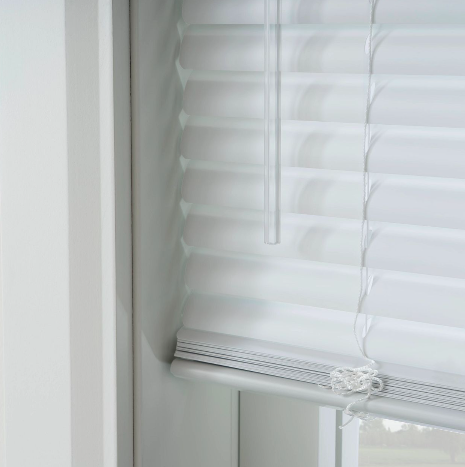 Cordless 1" Vinyl Mini Blinds Close-up